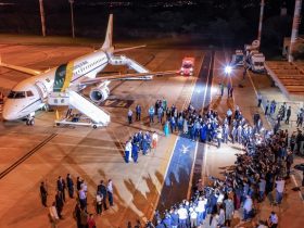 Mostra a chegada dos brasileiros palestinos da Faixa de Gaza repatriados no Brasil