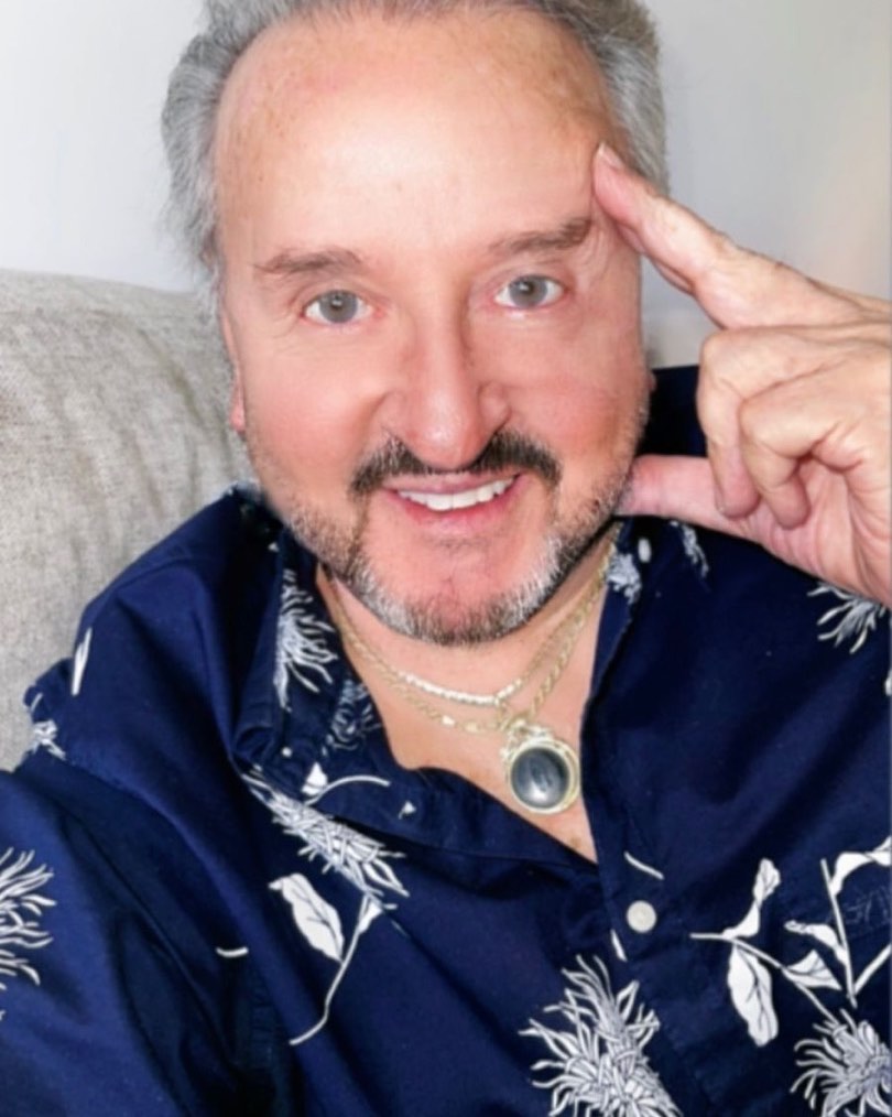 Carlos Villagran, ator que interpretou o personagem Quico no seriado Chaves