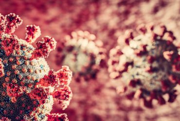 Ataque de coronavírus Covid-19 Células do vírus Corona Covid atacando pulmões Por photocreo