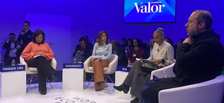 Ministra da Saúde Nísia, Ministra do Meio Ambiente Marina, Ministro de Minas e Energia Alexandre em um painel do Fórum Econômico Mundial Foto: divulgação/MS