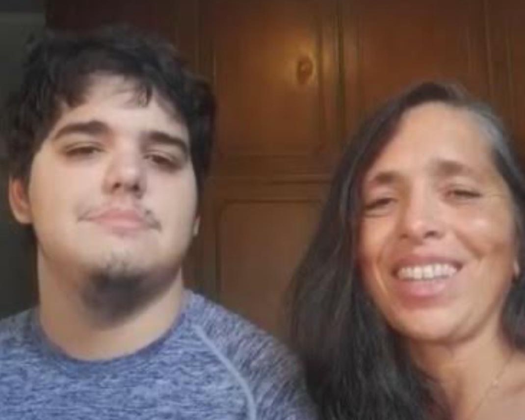 Diana e seu filho Enzo Foto: divulgação