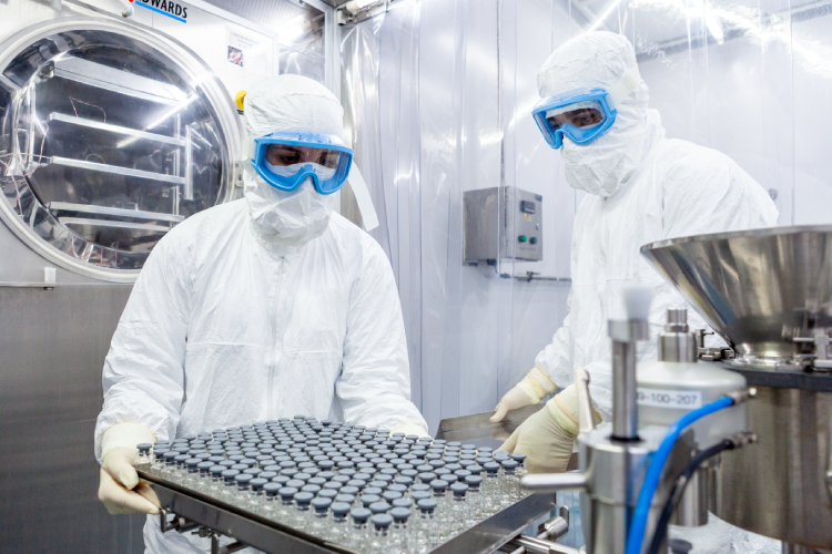 Cientistas do Instituto Butantan Fotos: José Felipe Batista e Renato Rodrigues/Comunicação Butantan