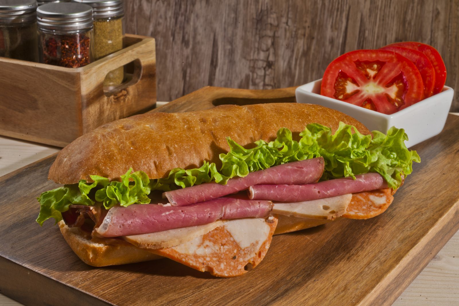 Delicioso sanduíche de baguete com presunto, Por emirkoo