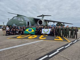A equipe da Fiontar e do Exército Brasileiro para a Antártica Foto: divulgação Agência Fiocruz de Notícias