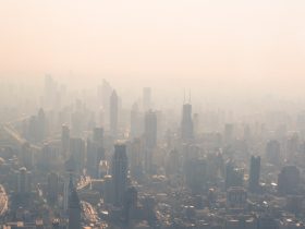 Vista da poluição em Xangai Por piccaya