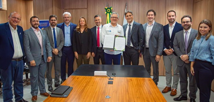 O ministro da Saúde, Alexandre Padilha durante o acordo. Foto de João Risi para o Ministério da Saúde