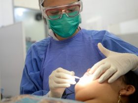 Mulher fazendo tratamento dentário Foto de Matheus Oliveira para SES-DF